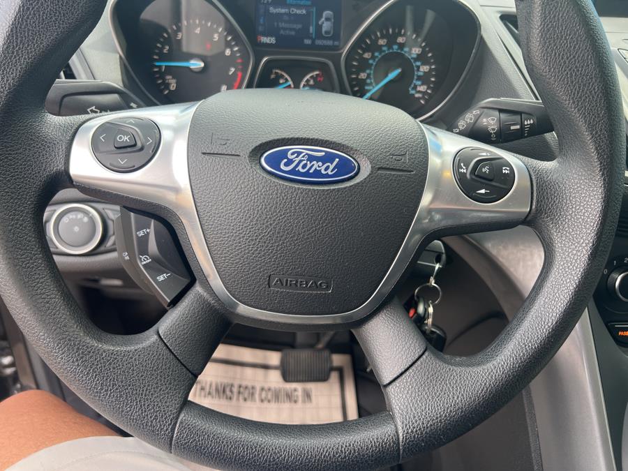 2015 Ford Escape FWD 4dr SE, available for sale in Stamford, Connecticut | Harbor View Auto Sales LLC. Stamford, Connecticut 2015 Ford Escape FWD 4dr SE, available for sale in Stamford, Connecticut | Harbor View Auto Sales LLC. Stamford, Connecticut