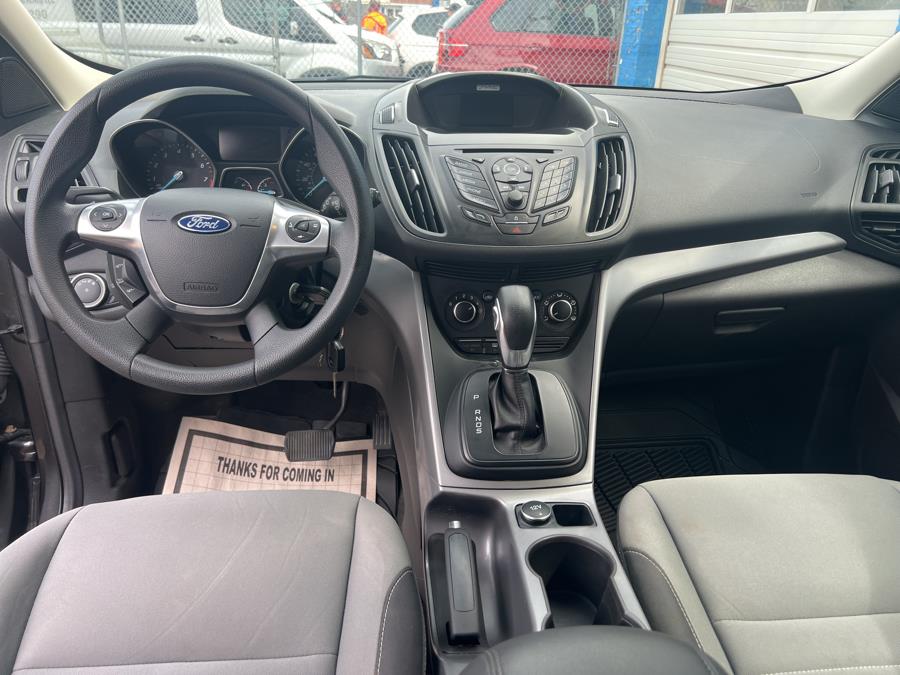 2015 Ford Escape FWD 4dr SE, available for sale in Stamford, Connecticut | Harbor View Auto Sales LLC. Stamford, Connecticut 2015 Ford Escape FWD 4dr SE, available for sale in Stamford, Connecticut | Harbor View Auto Sales LLC. Stamford, Connecticut