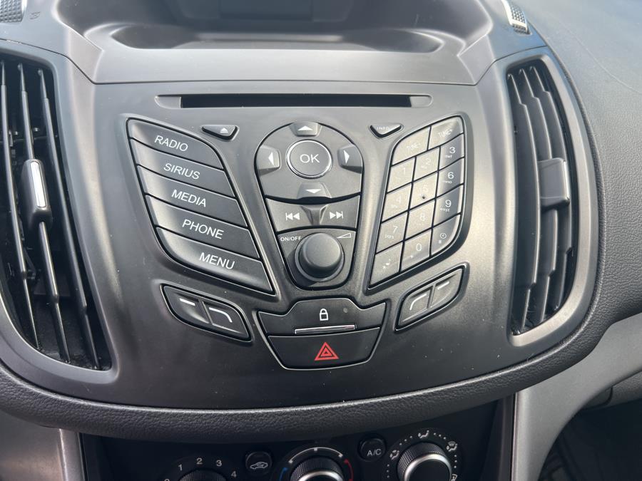 2015 Ford Escape FWD 4dr SE, available for sale in Stamford, Connecticut | Harbor View Auto Sales LLC. Stamford, Connecticut 2015 Ford Escape FWD 4dr SE, available for sale in Stamford, Connecticut | Harbor View Auto Sales LLC. Stamford, Connecticut