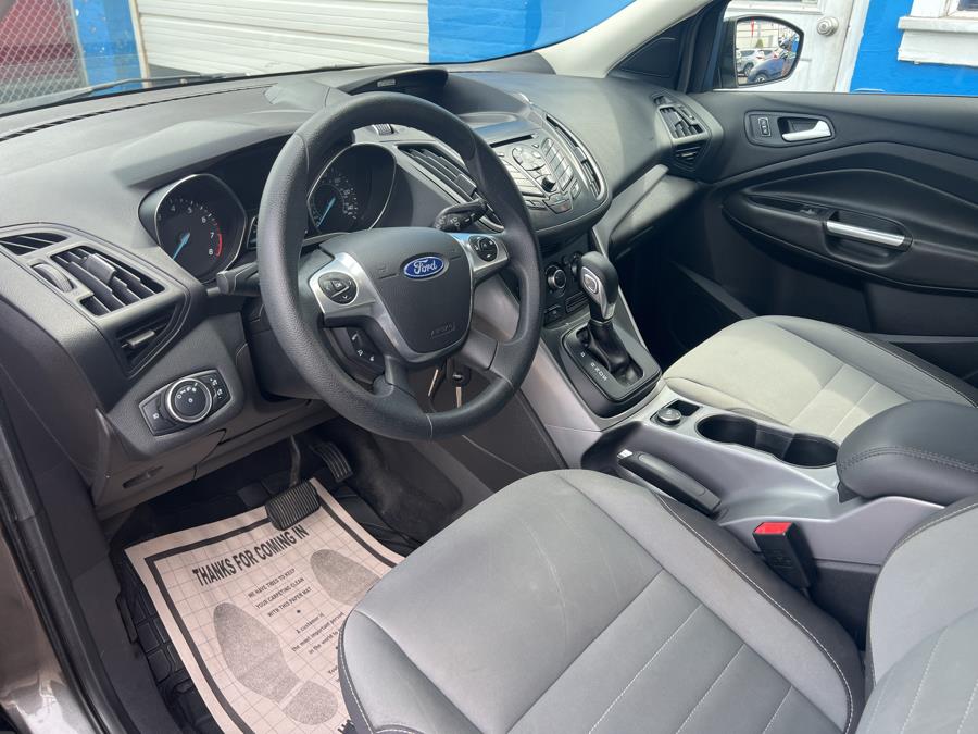 2015 Ford Escape FWD 4dr SE, available for sale in Stamford, Connecticut | Harbor View Auto Sales LLC. Stamford, Connecticut 2015 Ford Escape FWD 4dr SE, available for sale in Stamford, Connecticut | Harbor View Auto Sales LLC. Stamford, Connecticut