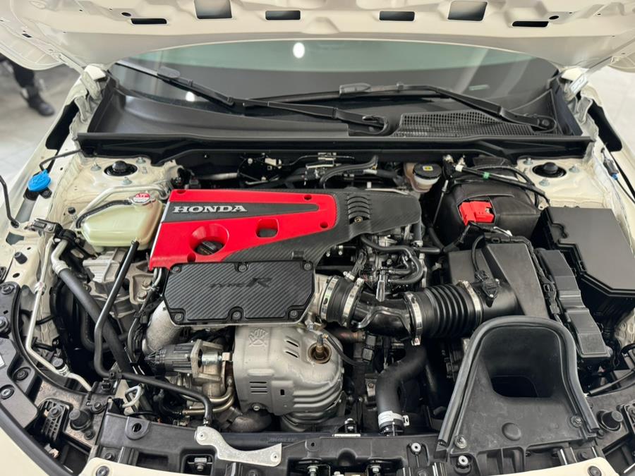 2025 Honda Civic Type R Manual, available for sale in Franklin Square, New York | Luxury Motor Club. Franklin Square, New York 2025 Honda Civic Type R Manual, available for sale in Franklin Square, New York | Luxury Motor Club. Franklin Square, New York