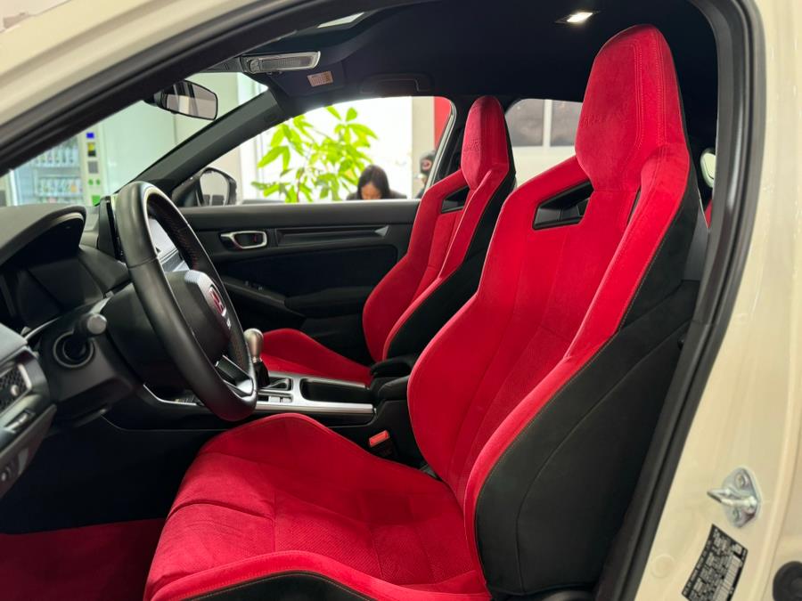 2025 Honda Civic Type R Manual, available for sale in Franklin Square, New York | Luxury Motor Club. Franklin Square, New York 2025 Honda Civic Type R Manual, available for sale in Franklin Square, New York | Luxury Motor Club. Franklin Square, New York