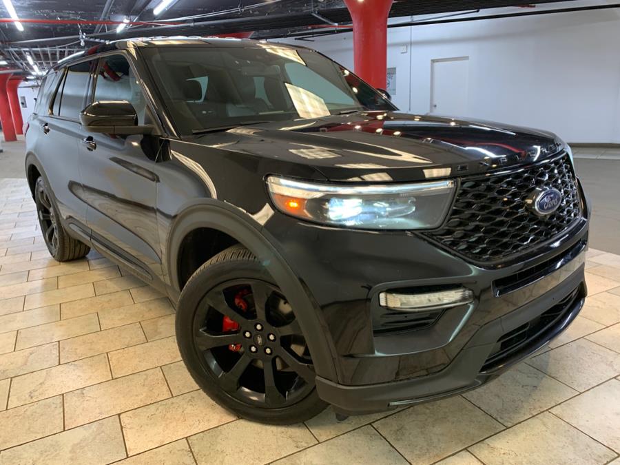 2022 Ford Explorer ST photo 2