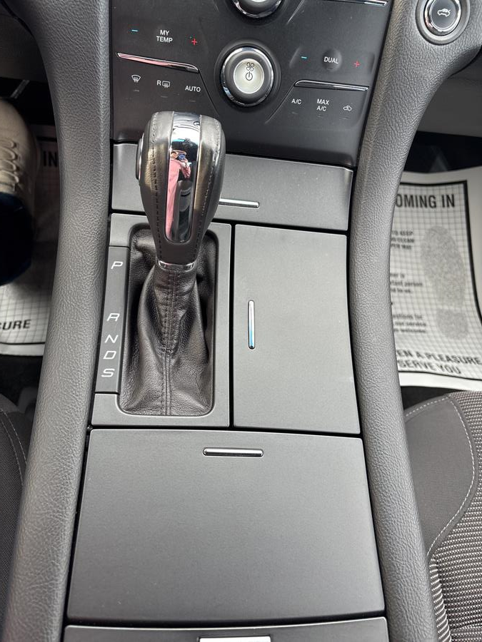 2015 Ford Taurus 4dr Sdn SEL FWD, available for sale in Old Saybrook, Connecticut | Saybrook Auto Barn. Old Saybrook, Connecticut 2015 Ford Taurus 4dr Sdn SEL FWD, available for sale in Old Saybrook, Connecticut | Saybrook Auto Barn. Old Saybrook, Connecticut