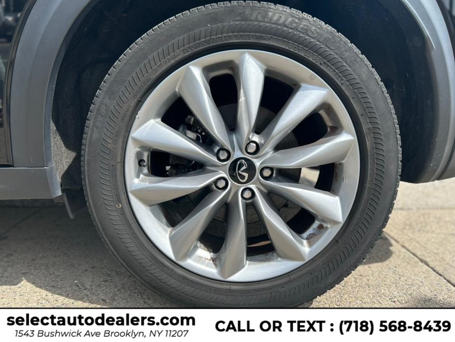 2021 Infiniti QX50 Luxe AWD photo 2