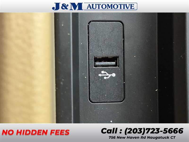 2018 BMW 3 Series 320i xDrive, available for sale in Naugatuck, Connecticut | J&M Automotive Sls&Svc LLC. Naugatuck, Connecticut 2018 BMW 3 Series 320i xDrive, available for sale in Naugatuck, Connecticut | J&M Automotive Sls&Svc LLC. Naugatuck, Connecticut