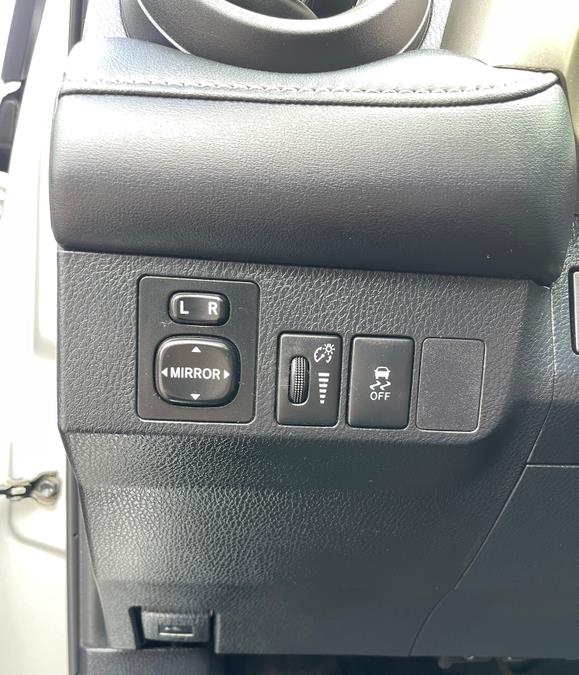 2013 Toyota RAV4 AWD 4dr XLE (Natl), available for sale in Bloomfield, Connecticut | AXA Car Sales and Repair LLC. Bloomfield, Connecticut 2013 Toyota RAV4 AWD 4dr XLE (Natl), available for sale in Bloomfield, Connecticut | AXA Car Sales and Repair LLC. Bloomfield, Connecticut