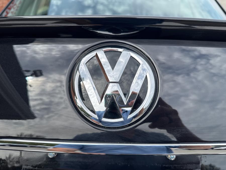 2019 Volkswagen Passat 2.0T SE R-Line Auto, available for sale in Waterbury, Connecticut | National Auto Brokers, Inc.. Waterbury, Connecticut 2019 Volkswagen Passat 2.0T SE R-Line Auto, available for sale in Waterbury, Connecticut | National Auto Brokers, Inc.. Waterbury, Connecticut