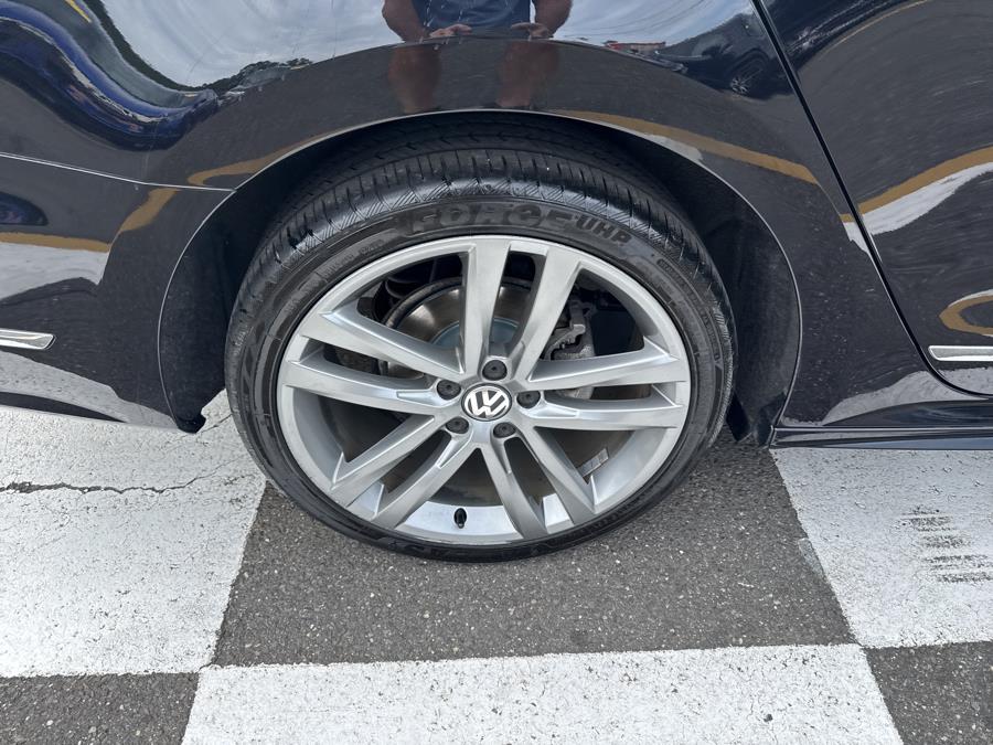 2019 Volkswagen Passat 2.0T SE R-Line Auto, available for sale in Waterbury, Connecticut | National Auto Brokers, Inc.. Waterbury, Connecticut 2019 Volkswagen Passat 2.0T SE R-Line Auto, available for sale in Waterbury, Connecticut | National Auto Brokers, Inc.. Waterbury, Connecticut