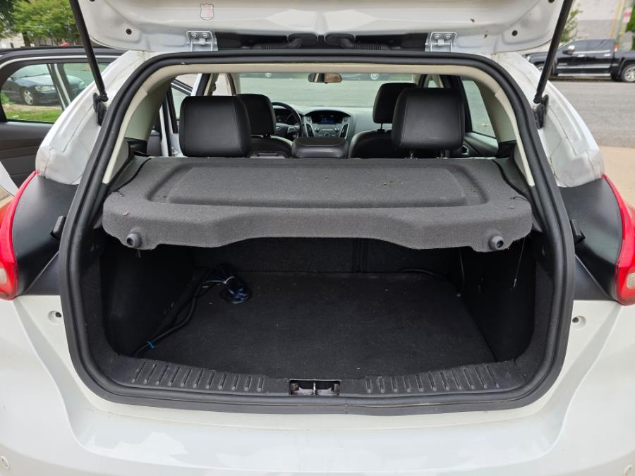 2016 Ford Focus 5dr HB SE, available for sale in Philadelphia, Pennsylvania | Eugen's Auto Sales & Repairs. Philadelphia, Pennsylvania 2016 Ford Focus 5dr HB SE, available for sale in Philadelphia, Pennsylvania | Eugen's Auto Sales & Repairs. Philadelphia, Pennsylvania