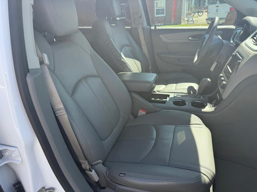 2016 Chevrolet Traverse FWD 4dr LS w/1LS, available for sale in Southwick, Massachusetts | Country Auto Sales. Southwick, Massachusetts 2016 Chevrolet Traverse FWD 4dr LS w/1LS, available for sale in Southwick, Massachusetts | Country Auto Sales. Southwick, Massachusetts