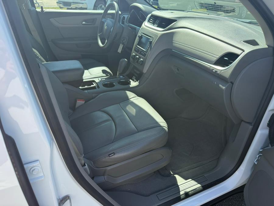 2016 Chevrolet Traverse FWD 4dr LS w/1LS, available for sale in Southwick, Massachusetts | Country Auto Sales. Southwick, Massachusetts 2016 Chevrolet Traverse FWD 4dr LS w/1LS, available for sale in Southwick, Massachusetts | Country Auto Sales. Southwick, Massachusetts