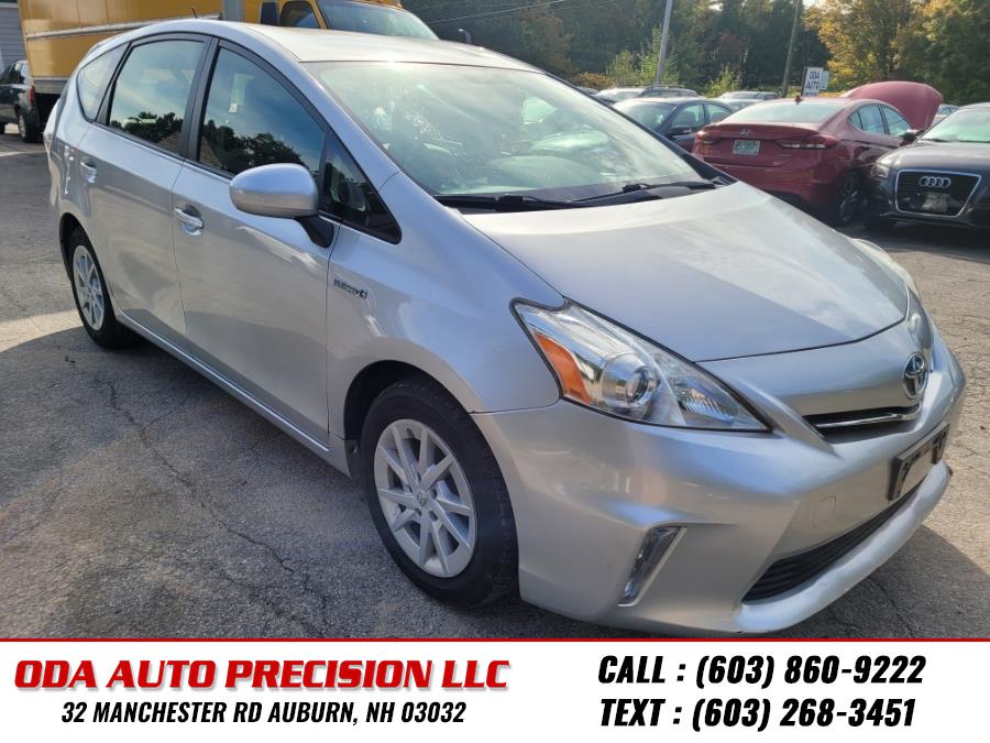 2013 Toyota Prius V Two photo 3