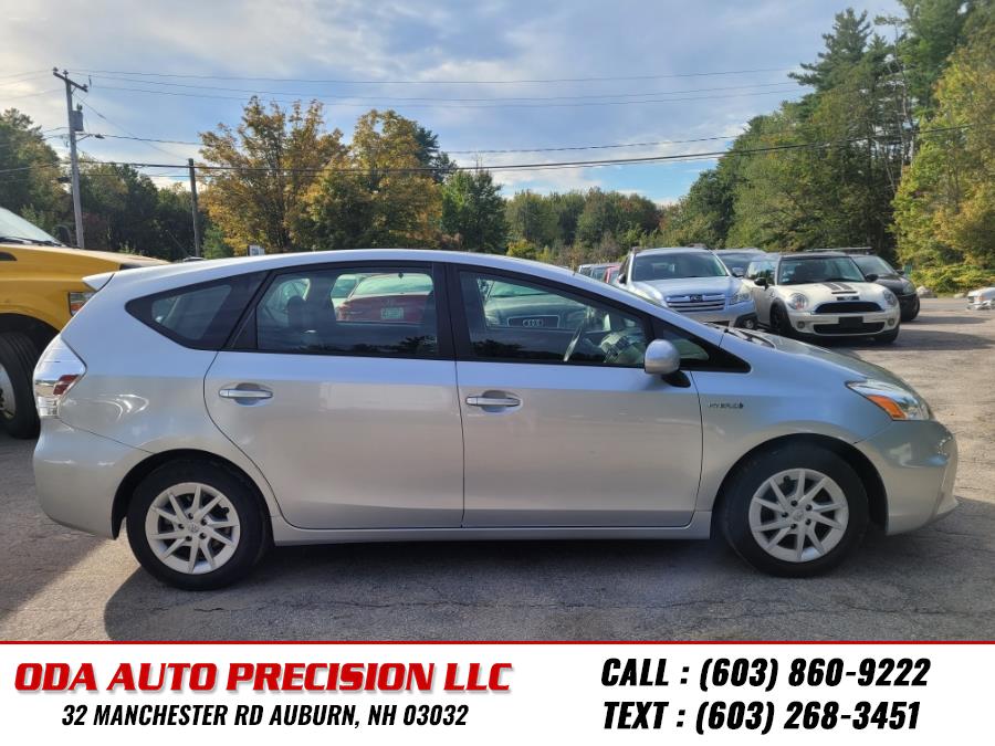 2013 Toyota Prius V Two photo 4