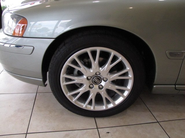 2006 Volvo V70 2.5L Turbo Auto w/Sunroof, available for sale in Placentia, California | Auto Network Group Inc. Placentia, California 2006 Volvo V70 2.5L Turbo Auto w/Sunroof, available for sale in Placentia, California | Auto Network Group Inc. Placentia, California