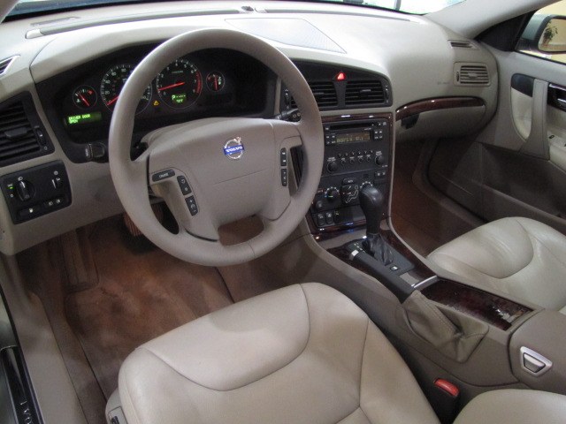 2006 Volvo V70 2.5L Turbo Auto w/Sunroof, available for sale in Placentia, California | Auto Network Group Inc. Placentia, California 2006 Volvo V70 2.5L Turbo Auto w/Sunroof, available for sale in Placentia, California | Auto Network Group Inc. Placentia, California