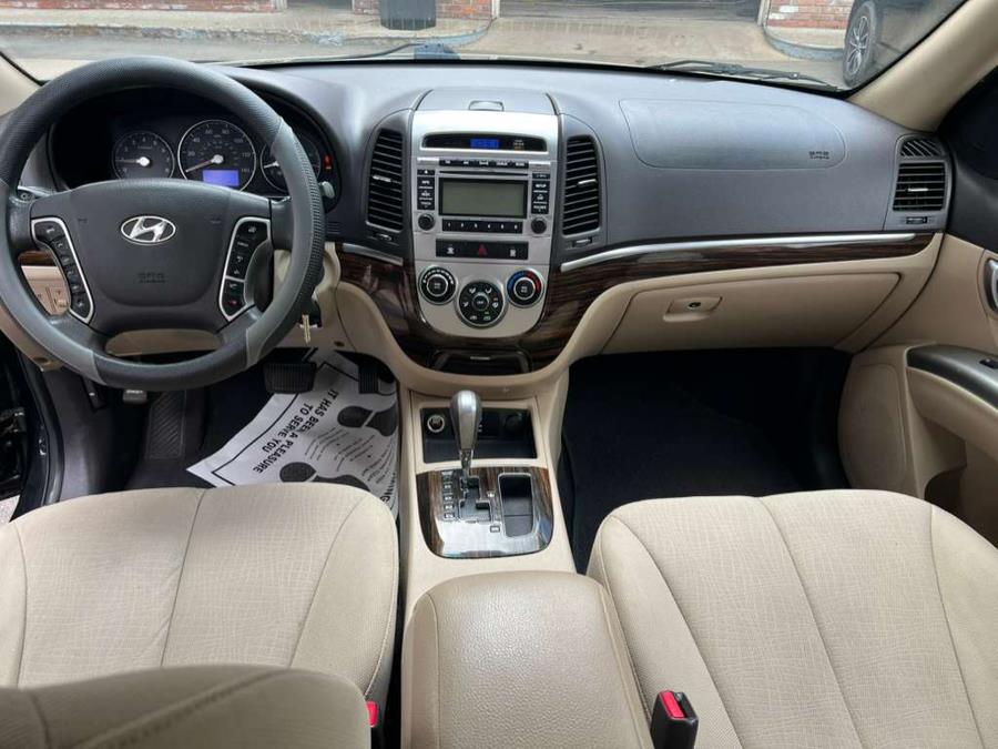 2010 Hyundai Santa Fe FWD 4dr I4 Auto GLS, available for sale in Swansea, Massachusetts | Gas On The Run. Swansea, Massachusetts 2010 Hyundai Santa Fe FWD 4dr I4 Auto GLS, available for sale in Swansea, Massachusetts | Gas On The Run. Swansea, Massachusetts