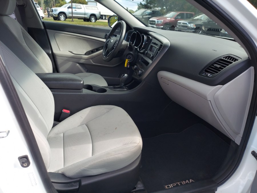 2013 Kia Optima 4dr Sdn LX, available for sale in East Windsor, Connecticut | United Auto Sales of E Windsor, Inc. East Windsor, Connecticut 2013 Kia Optima 4dr Sdn LX, available for sale in East Windsor, Connecticut | United Auto Sales of E Windsor, Inc. East Windsor, Connecticut