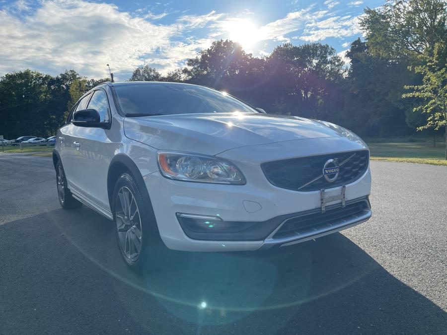 2015 Volvo V60 Cross Country T5 AWD photo 2