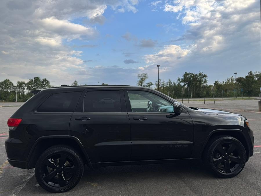 2014 Jeep Grand Cherokee 4WD 4dr Altitude, available for sale in New Britain, Connecticut | Supreme Automotive. New Britain, Connecticut 2014 Jeep Grand Cherokee 4WD 4dr Altitude, available for sale in New Britain, Connecticut | Supreme Automotive. New Britain, Connecticut