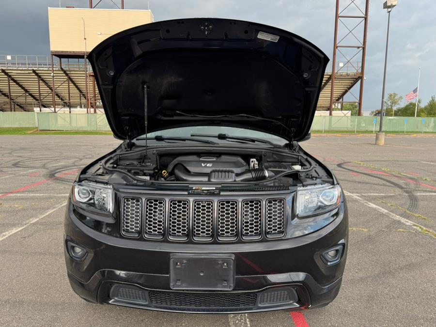 2014 Jeep Grand Cherokee 4WD 4dr Altitude, available for sale in New Britain, Connecticut | Supreme Automotive. New Britain, Connecticut 2014 Jeep Grand Cherokee 4WD 4dr Altitude, available for sale in New Britain, Connecticut | Supreme Automotive. New Britain, Connecticut