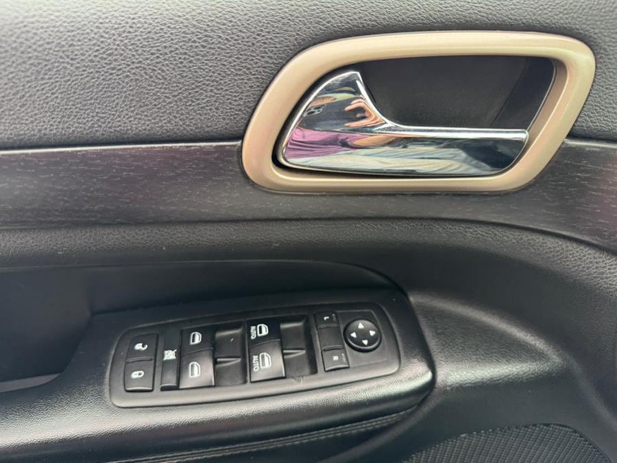 2014 Jeep Grand Cherokee 4WD 4dr Altitude, available for sale in New Britain, Connecticut | Supreme Automotive. New Britain, Connecticut 2014 Jeep Grand Cherokee 4WD 4dr Altitude, available for sale in New Britain, Connecticut | Supreme Automotive. New Britain, Connecticut