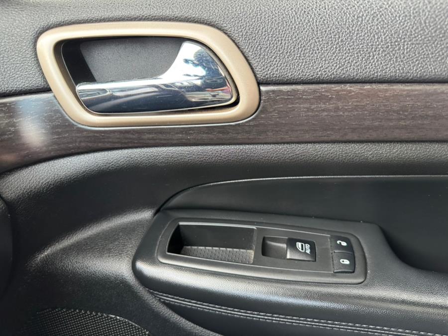2014 Jeep Grand Cherokee 4WD 4dr Altitude, available for sale in New Britain, Connecticut | Supreme Automotive. New Britain, Connecticut 2014 Jeep Grand Cherokee 4WD 4dr Altitude, available for sale in New Britain, Connecticut | Supreme Automotive. New Britain, Connecticut