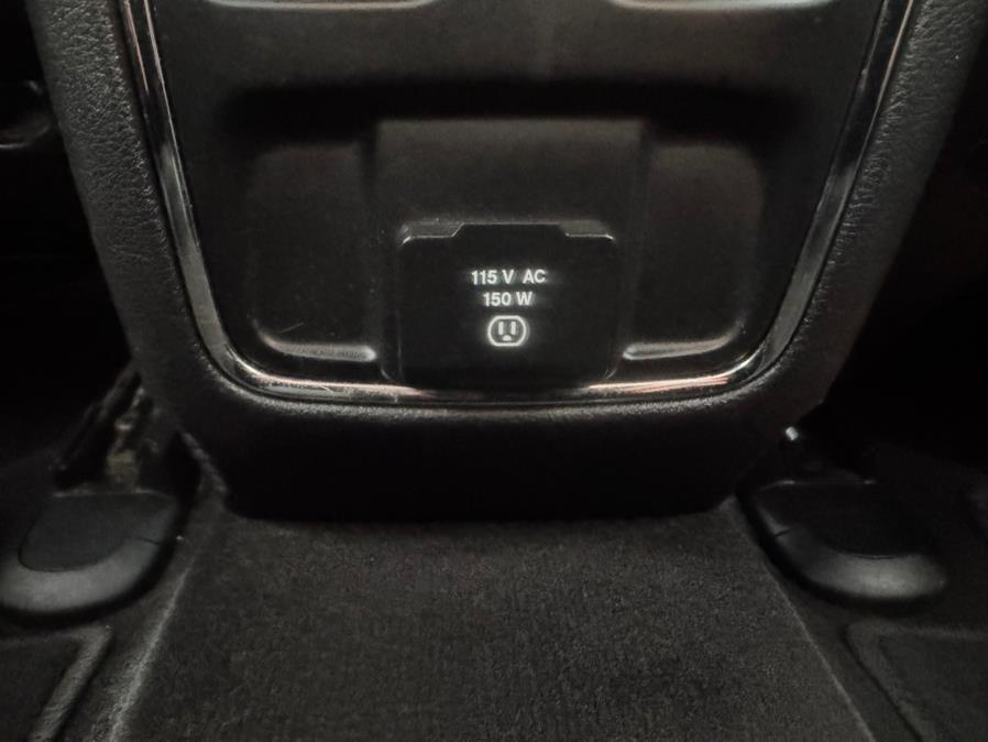 2014 Jeep Grand Cherokee 4WD 4dr Altitude, available for sale in New Britain, Connecticut | Supreme Automotive. New Britain, Connecticut 2014 Jeep Grand Cherokee 4WD 4dr Altitude, available for sale in New Britain, Connecticut | Supreme Automotive. New Britain, Connecticut