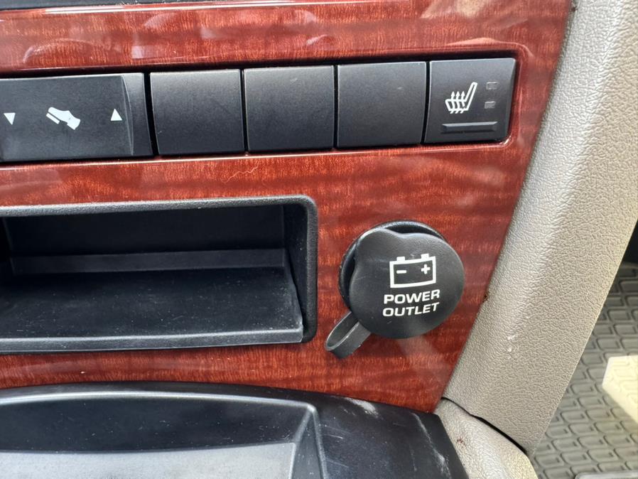 2005 Jeep Grand Cherokee 4dr Limited 4WD, available for sale in New Britain, Connecticut | Supreme Automotive. New Britain, Connecticut 2005 Jeep Grand Cherokee 4dr Limited 4WD, available for sale in New Britain, Connecticut | Supreme Automotive. New Britain, Connecticut