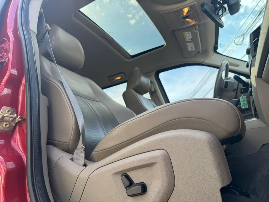 2005 Jeep Grand Cherokee 4dr Limited 4WD, available for sale in New Britain, Connecticut | Supreme Automotive. New Britain, Connecticut 2005 Jeep Grand Cherokee 4dr Limited 4WD, available for sale in New Britain, Connecticut | Supreme Automotive. New Britain, Connecticut