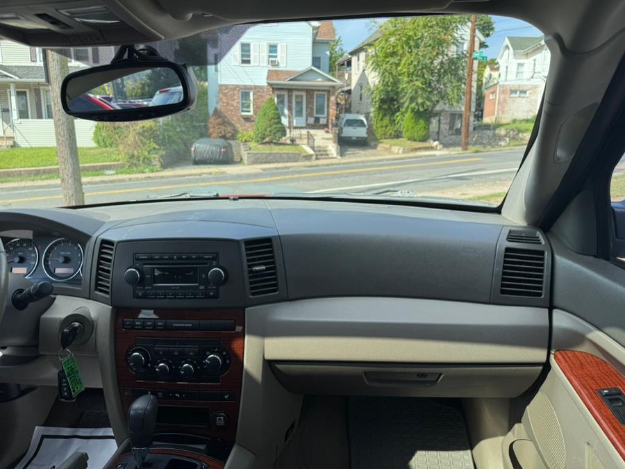 2005 Jeep Grand Cherokee 4dr Limited 4WD, available for sale in New Britain, Connecticut | Supreme Automotive. New Britain, Connecticut 2005 Jeep Grand Cherokee 4dr Limited 4WD, available for sale in New Britain, Connecticut | Supreme Automotive. New Britain, Connecticut