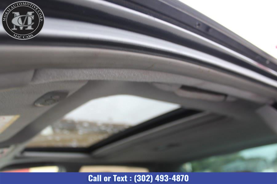 2000 Toyota Avalon 4dr Sdn XLS w/Bench Seat, available for sale in New Castle, Delaware | Morsi Automotive Corporation. New Castle, Delaware 2000 Toyota Avalon 4dr Sdn XLS w/Bench Seat, available for sale in New Castle, Delaware | Morsi Automotive Corporation. New Castle, Delaware