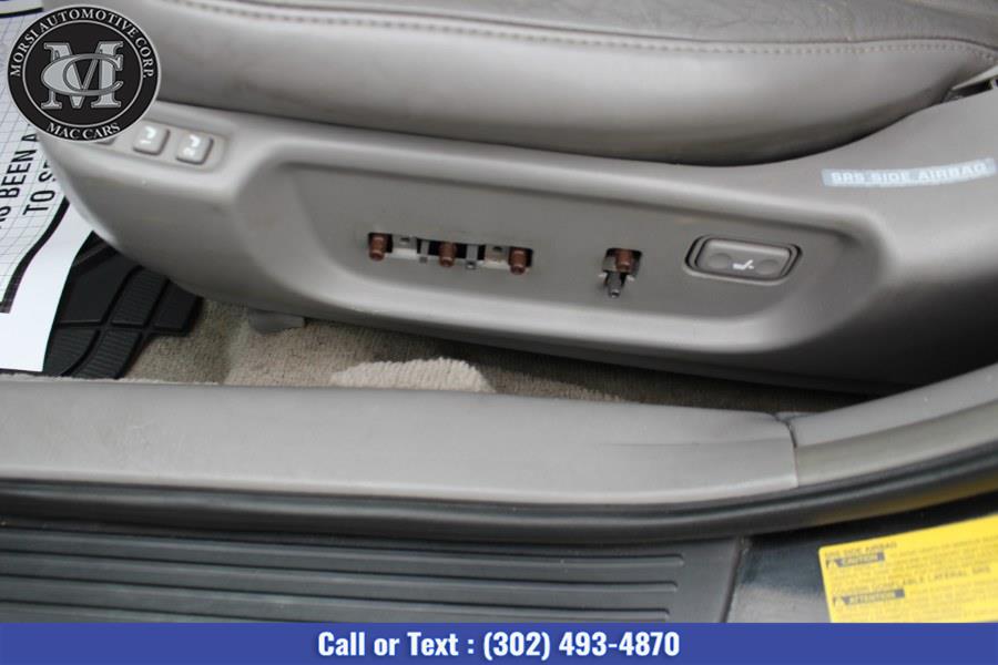 2000 Toyota Avalon 4dr Sdn XLS w/Bench Seat, available for sale in New Castle, Delaware | Morsi Automotive Corporation. New Castle, Delaware 2000 Toyota Avalon 4dr Sdn XLS w/Bench Seat, available for sale in New Castle, Delaware | Morsi Automotive Corporation. New Castle, Delaware