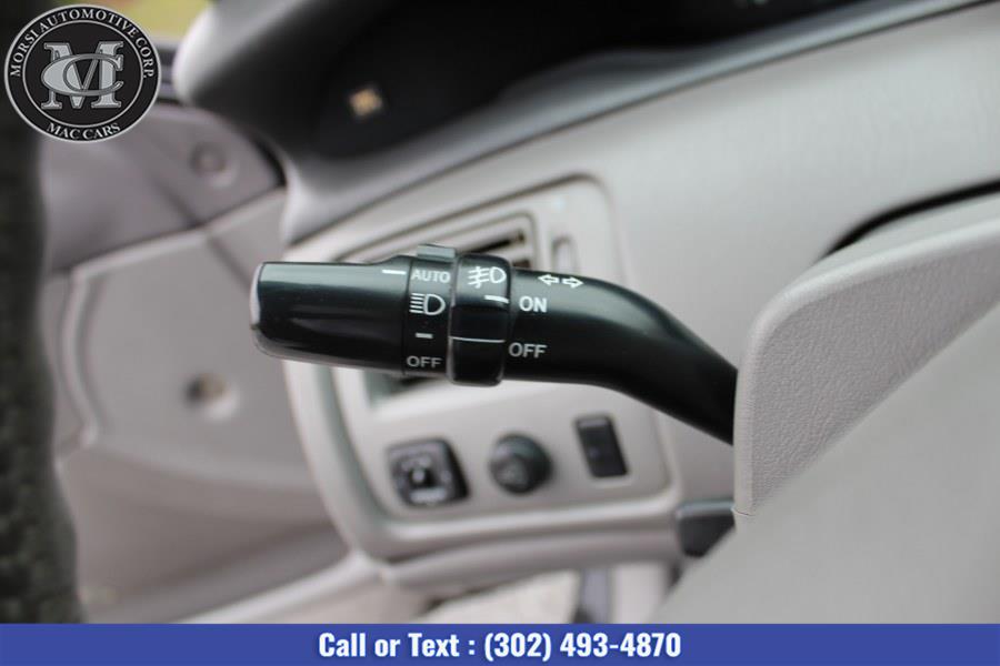 2000 Toyota Avalon 4dr Sdn XLS w/Bench Seat, available for sale in New Castle, Delaware | Morsi Automotive Corporation. New Castle, Delaware 2000 Toyota Avalon 4dr Sdn XLS w/Bench Seat, available for sale in New Castle, Delaware | Morsi Automotive Corporation. New Castle, Delaware