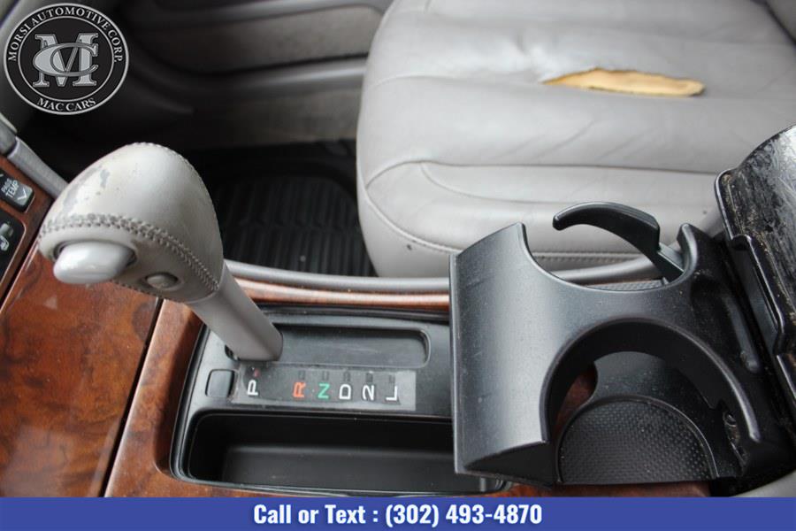 2000 Toyota Avalon 4dr Sdn XLS w/Bench Seat, available for sale in New Castle, Delaware | Morsi Automotive Corporation. New Castle, Delaware 2000 Toyota Avalon 4dr Sdn XLS w/Bench Seat, available for sale in New Castle, Delaware | Morsi Automotive Corporation. New Castle, Delaware