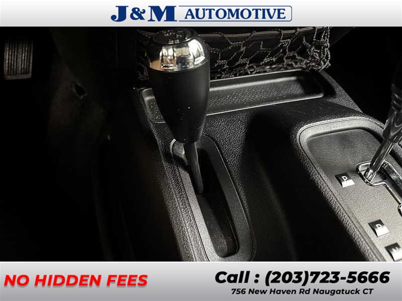 2015 Jeep Wrangler Unlimited Rubicon, available for sale in Naugatuck, Connecticut | J&M Automotive Sls&Svc LLC. Naugatuck, Connecticut 2015 Jeep Wrangler Unlimited Rubicon, available for sale in Naugatuck, Connecticut | J&M Automotive Sls&Svc LLC. Naugatuck, Connecticut