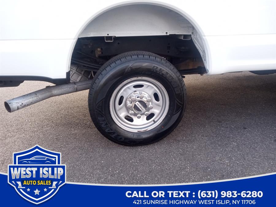 2017 Ford Super Duty F-350 SRW XL 4WD Reg Cab 8'' Box, available for sale in West Islip, New York | West Islip Auto Sales. West Islip, New York 2017 Ford Super Duty F-350 SRW XL 4WD Reg Cab 8'' Box, available for sale in West Islip, New York | West Islip Auto Sales. West Islip, New York