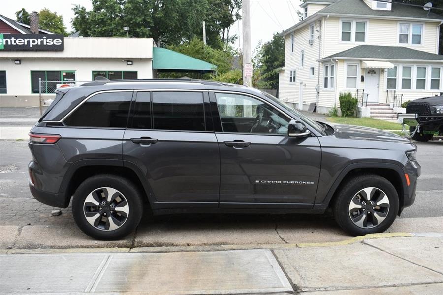 2023 Jeep Grand Cherokee 4xe photo 3