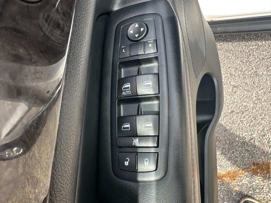 2012 Jeep Grand Cherokee 4WD 4dr Laredo, available for sale in Madbury, New Hampshire | AWD Auto Outlet. Madbury, New Hampshire 2012 Jeep Grand Cherokee 4WD 4dr Laredo, available for sale in Madbury, New Hampshire | AWD Auto Outlet. Madbury, New Hampshire
