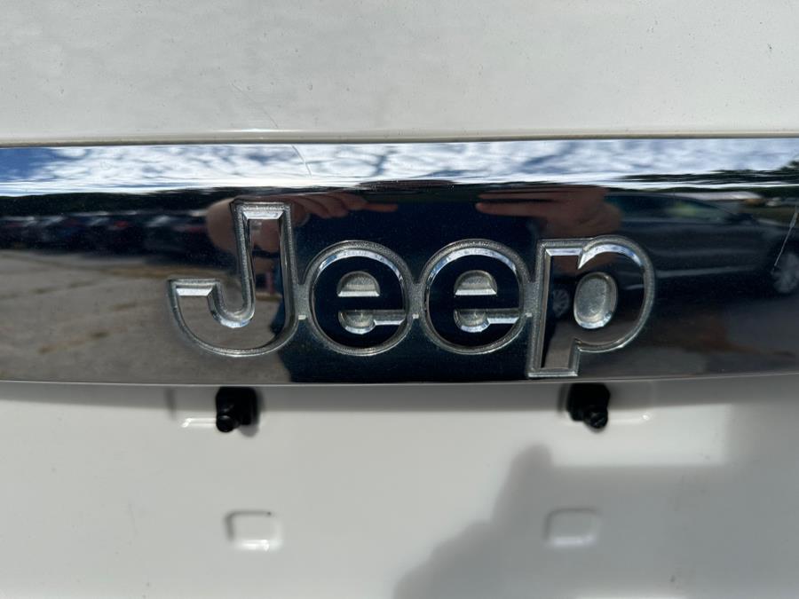 2012 Jeep Grand Cherokee 4WD 4dr Laredo, available for sale in Madbury, New Hampshire | AWD Auto Outlet. Madbury, New Hampshire 2012 Jeep Grand Cherokee 4WD 4dr Laredo, available for sale in Madbury, New Hampshire | AWD Auto Outlet. Madbury, New Hampshire