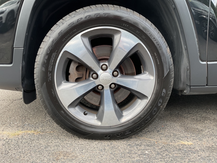 2019 Jeep Cherokee Limited 4x4, available for sale in Waterbury, Connecticut | Jim Juliani Motors. Waterbury, Connecticut 2019 Jeep Cherokee Limited 4x4, available for sale in Waterbury, Connecticut | Jim Juliani Motors. Waterbury, Connecticut