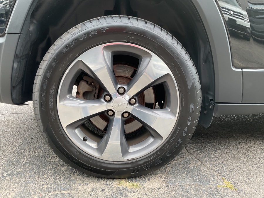 2019 Jeep Cherokee Limited 4x4, available for sale in Waterbury, Connecticut | Jim Juliani Motors. Waterbury, Connecticut 2019 Jeep Cherokee Limited 4x4, available for sale in Waterbury, Connecticut | Jim Juliani Motors. Waterbury, Connecticut