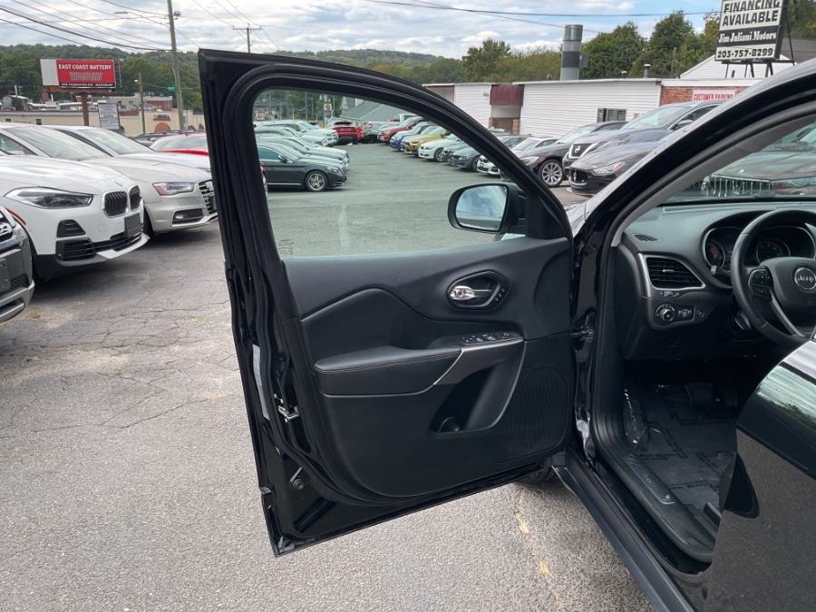 2019 Jeep Cherokee Limited 4x4, available for sale in Waterbury, Connecticut | Jim Juliani Motors. Waterbury, Connecticut 2019 Jeep Cherokee Limited 4x4, available for sale in Waterbury, Connecticut | Jim Juliani Motors. Waterbury, Connecticut