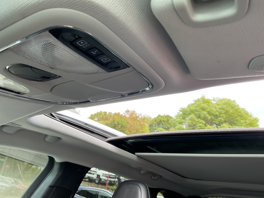 2019 Jeep Cherokee Limited 4x4, available for sale in Waterbury, Connecticut | Jim Juliani Motors. Waterbury, Connecticut 2019 Jeep Cherokee Limited 4x4, available for sale in Waterbury, Connecticut | Jim Juliani Motors. Waterbury, Connecticut