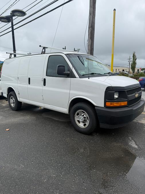 2017 Chevrolet Express Cargo Van 2500 photo 3