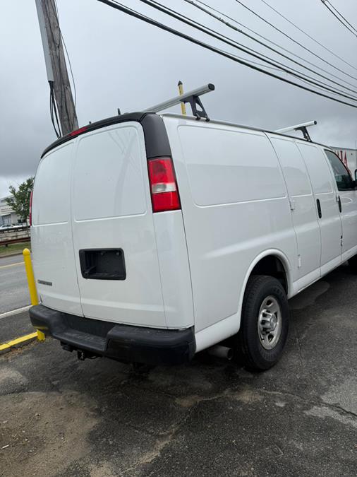 2017 Chevrolet Express Cargo Van 2500 photo 4