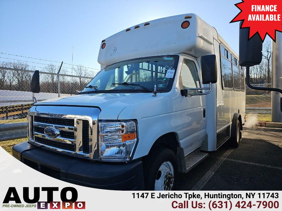 Used 2017 Ford E-Series Cutaway in Huntington, New York | Auto Expo. Huntington, New York