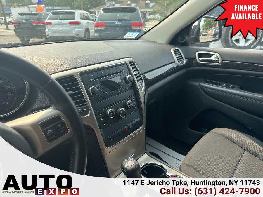 2011 Jeep Grand Cherokee 4WD 4dr Laredo, available for sale in Huntington, New York | Auto Expo. Huntington, New York 2011 Jeep Grand Cherokee 4WD 4dr Laredo, available for sale in Huntington, New York | Auto Expo. Huntington, New York