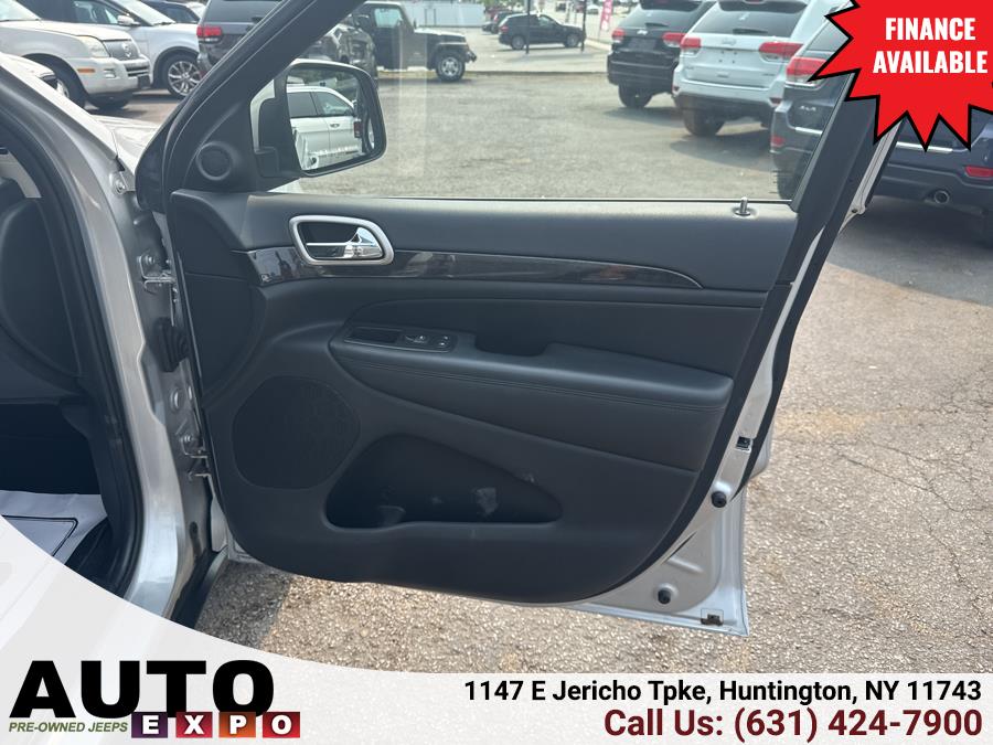 2011 Jeep Grand Cherokee 4WD 4dr Laredo, available for sale in Huntington, New York | Auto Expo. Huntington, New York 2011 Jeep Grand Cherokee 4WD 4dr Laredo, available for sale in Huntington, New York | Auto Expo. Huntington, New York