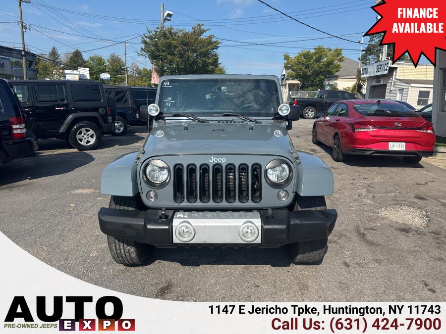 2014 Jeep Wrangler Unlimited Sahara photo 2